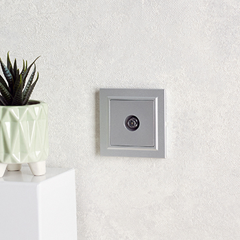 электроустановочные изделия IEK серии Brite - пример установки