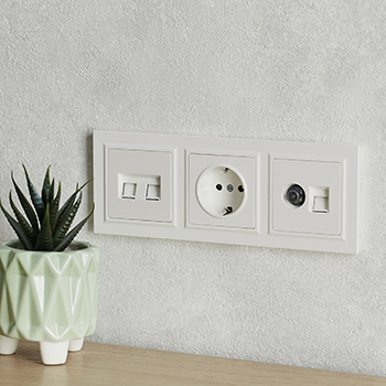 рамка 3-постовая IEK РУ-3-БрЖ Brite - пример установки