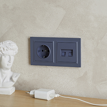 рамка 2-постовая IEK РУ-2-БрМ Brite - пример установки