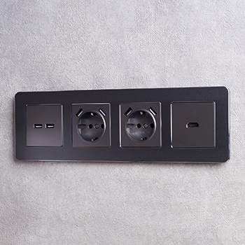 рамка 4-постовая IEK РУ-4-1-Бр металл титан RE Brite - пример установки